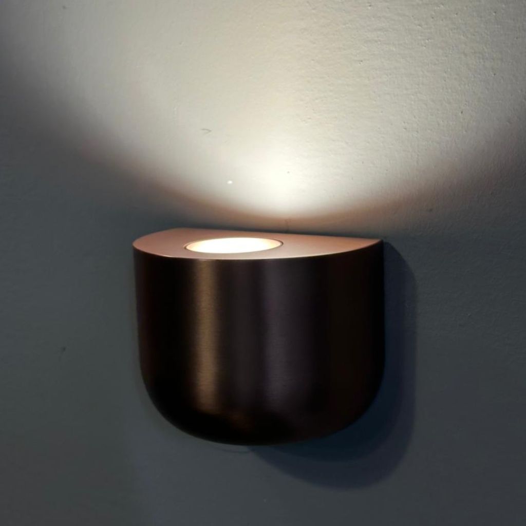 ARBOTANTE GRIS PARA PARED CLOUD 8W, LUZ CÁLIDA, 494 LM